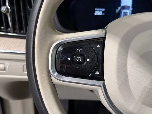 Used 2022 Volvo XC60 B5 Inscription w/ Advanced Package image 25