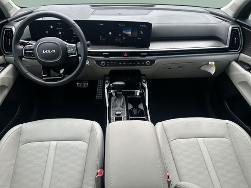 Certified 2025 Kia Sorento SX FWD image 6