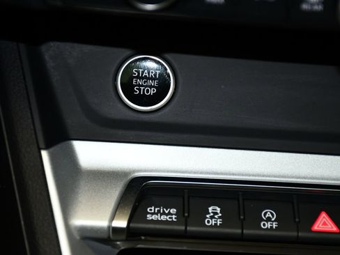 Certified 2023 Audi Q3 2.0T Premium w/ Convenience Package AWD/4WD image 39