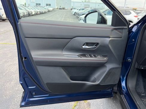 New 2026 Nissan Kicks SR w/ SR Premium Package FWD image 12