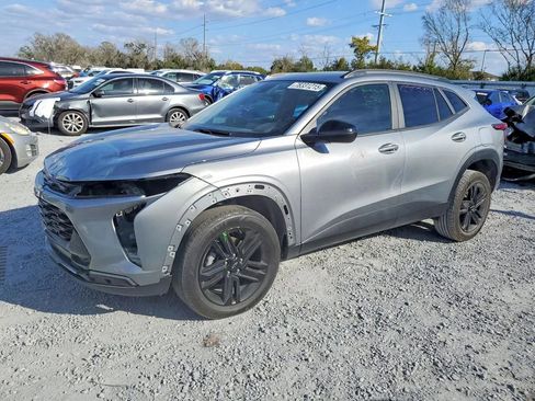 Used 2024 Chevrolet Trax ACTIV w/ Driver Confidence Package image 1