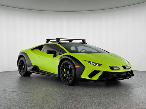 Used 2023 Lamborghini Huracan Sterrato image 8