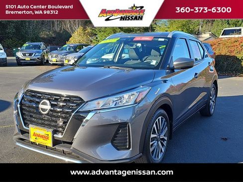 Used 2023 Nissan Kicks SV image 1