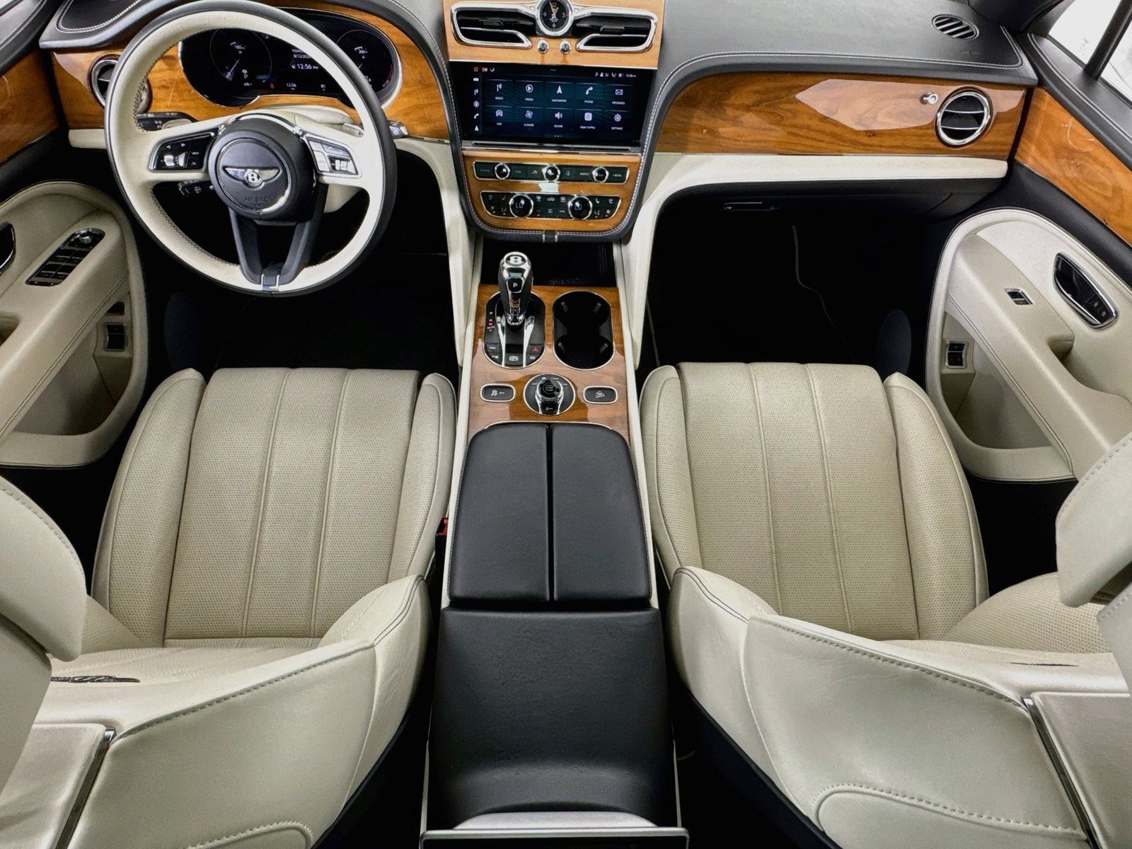 Certified 2023 Bentley Bentayga Extended Wheelbase AWD/4WD image 23