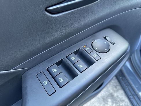 Used 2025 Hyundai Kona SEL image 19