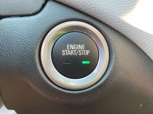 Used 2023 Chevrolet Equinox LS image 16