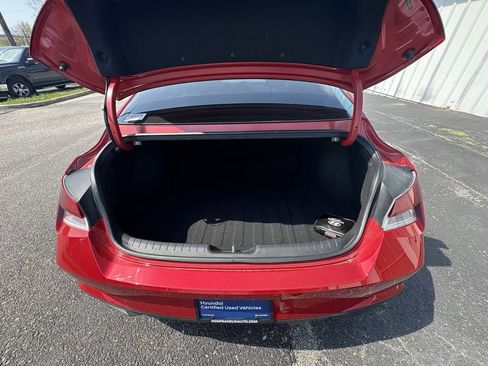 Certified 2022 Hyundai Elantra SEL image 18