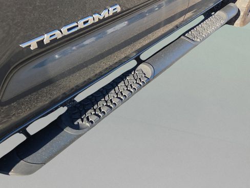 Used 2022 Toyota Tacoma image 11