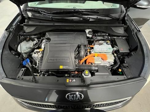 Used 2018 Kia Niro EX FWD image 27