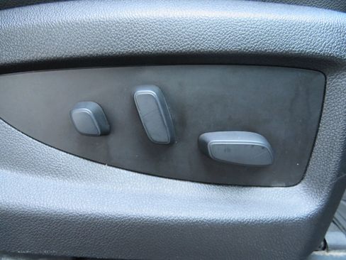 Used 2020 Chevrolet Suburban LT image 39