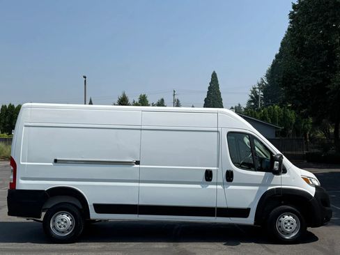 Used 2023 RAM ProMaster 2500 FWD image 7