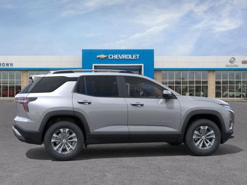 New 2026 Chevrolet Equinox LT w/ Convenience Package II AWD/4WD image 5