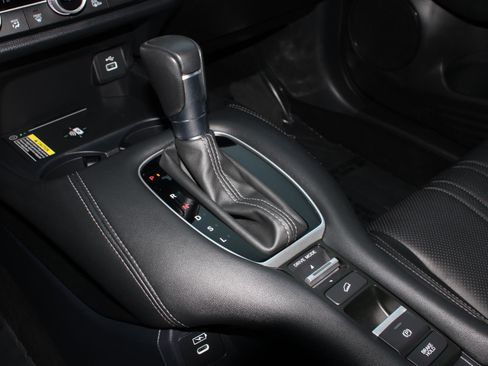 Used 2024 Honda HR-V EX-L image 13