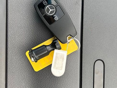 Used 2025 Mercedes-Benz Sprinter 2500 image 36