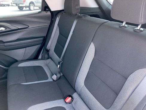 Used 2025 Chevrolet TrailBlazer LS image 18