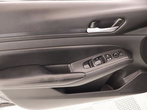 Used 2024 Nissan Altima 2.5 SV image 14