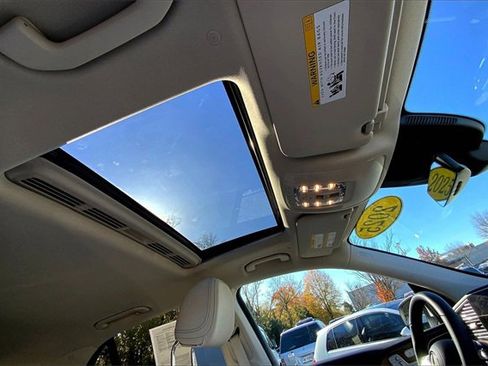 Used 2025 Mercedes-Benz GLE 350 4MATIC image 11