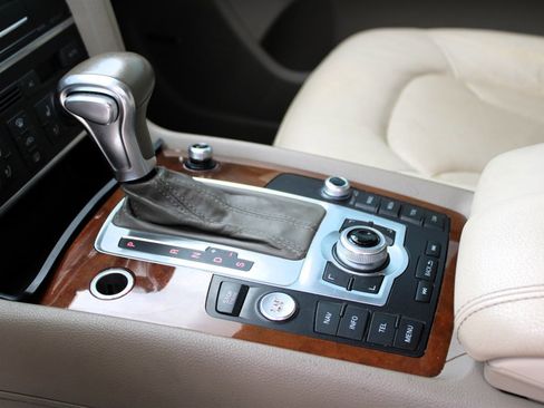 Used 2013 Audi Q7 TDI Prestige w/ Prestige Pkg image 29