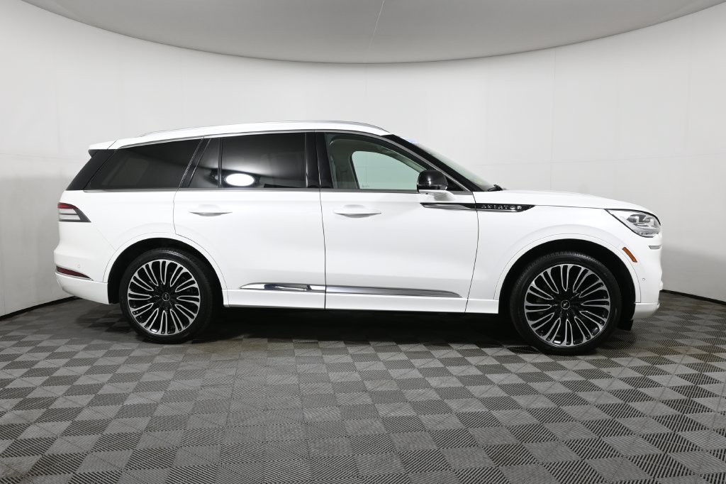 Used 2024 Lincoln Aviator Black Label AWD/4WD image 8