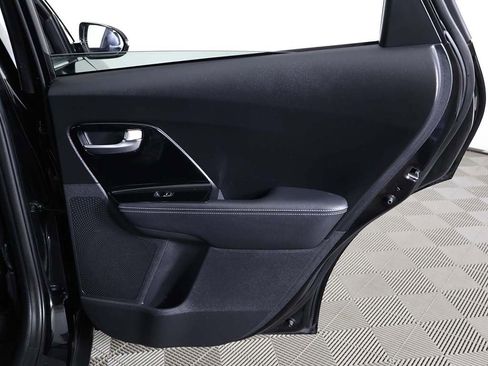 Used 2020 Kia Niro Touring image 27