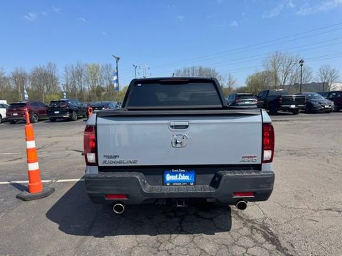 Used 2023 Honda Ridgeline Sport image 3