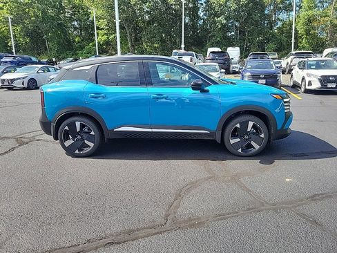 New 2025 Nissan Kicks SR w/ SR Premium Package image 6