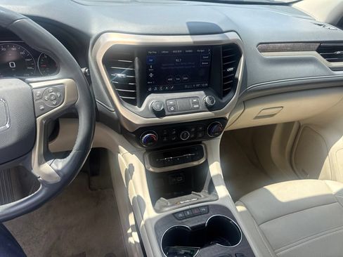 Used 2022 GMC Acadia Denali w/ Denali Technology Package AWD/4WD image 11