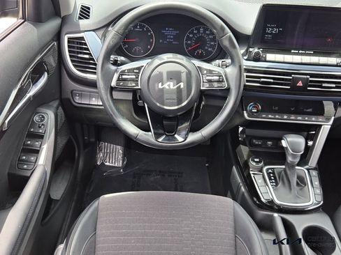 Certified 2023 Kia Seltos S w/ Navigation Package AWD/4WD image 13