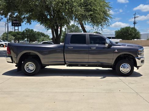 Used 2025 RAM 3500 Laramie AWD/4WD image 8