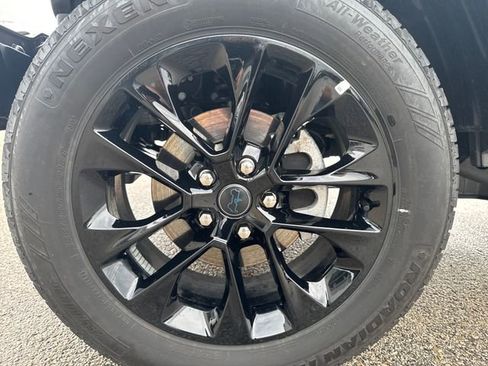 Used 2025 Jeep Wrangler Unlimited Sahara w/ Safety Group image 13