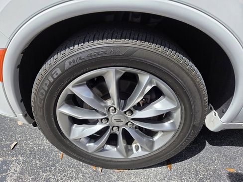 Used 2022 Dodge Durango SXT w/ Anodized Platinum Package image 4