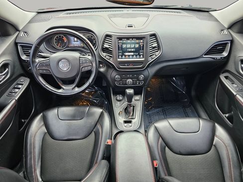 Used 2019 Jeep Cherokee Trailhawk w/ Comfort/Convenience Group image 2