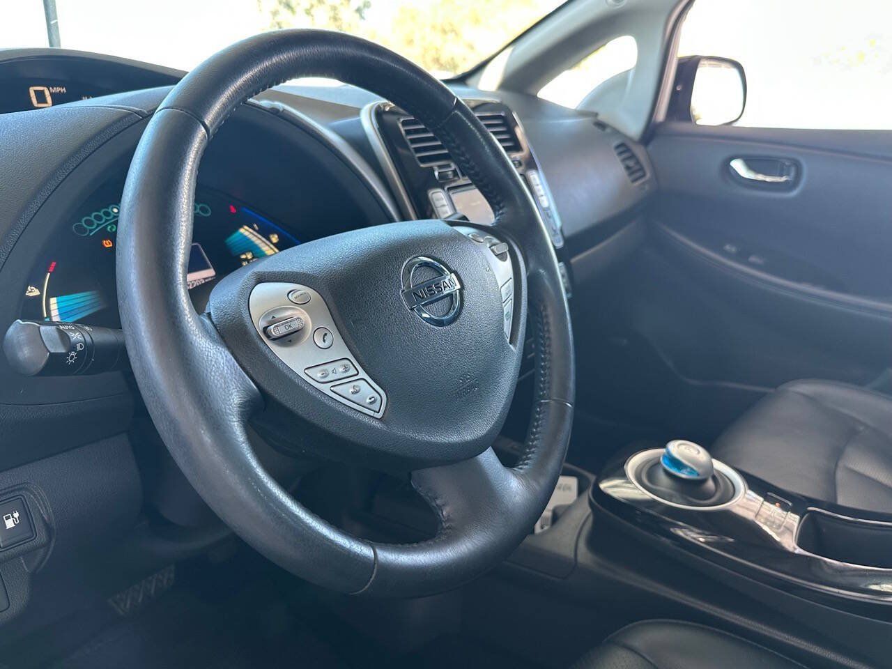 Used 2017 Nissan Leaf SL w/ Premium Package FWD image 16