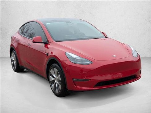 Used 2023 Tesla Model Y Long Range image 3