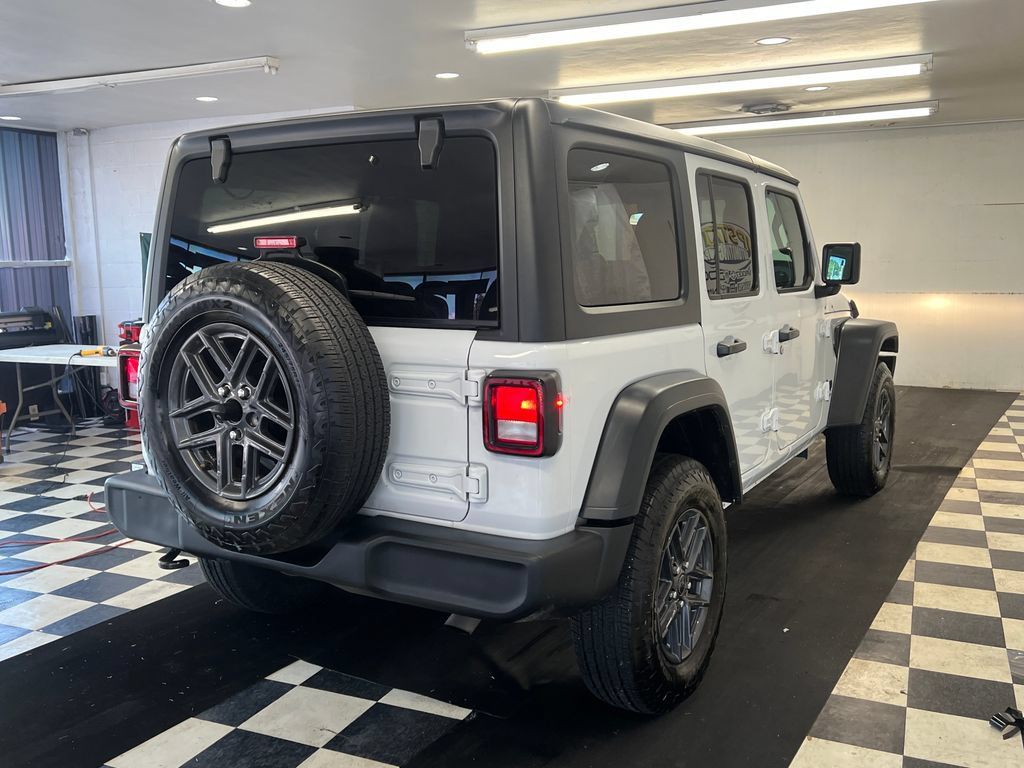Used 2025 Jeep Wrangler Unlimited Sport AWD/4WD image 12