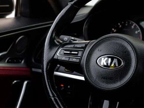 Used 2020 Kia Stinger GT2 image 25