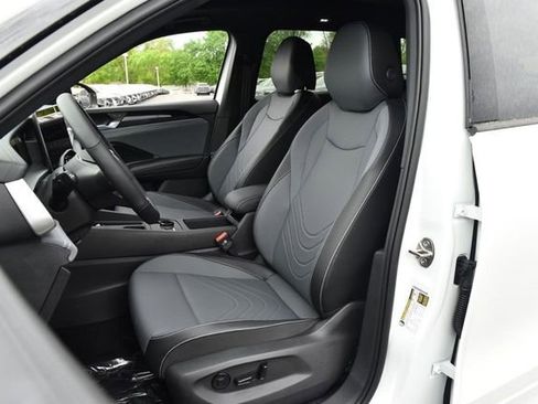 New 2026 Volkswagen Tiguan SE R-Line image 19