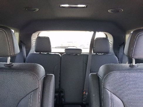 Used 2025 Chevrolet Traverse LT w/ Midnight/Sport Edition FWD image 21