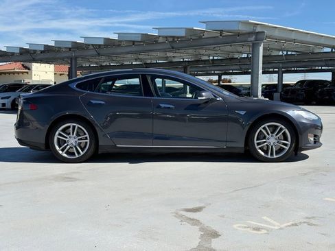 Used 2015 Tesla Model S 90D image 5