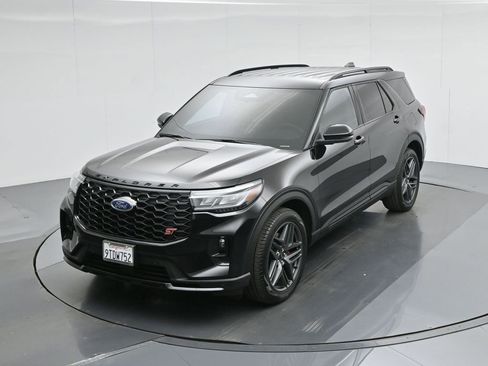 Used 2025 Ford Explorer ST image 42