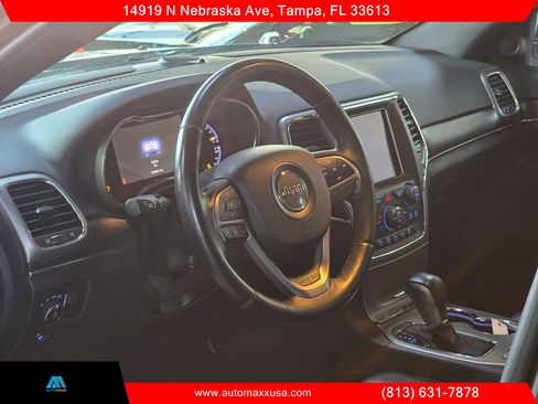 Used 2018 Jeep Grand Cherokee Limited w/ Luxury Group II image 12