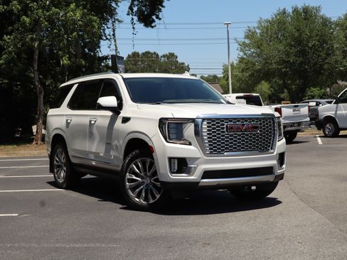 Used 2021 GMC Yukon Denali w/ Denali Ultimate Package AWD/4WD image 2