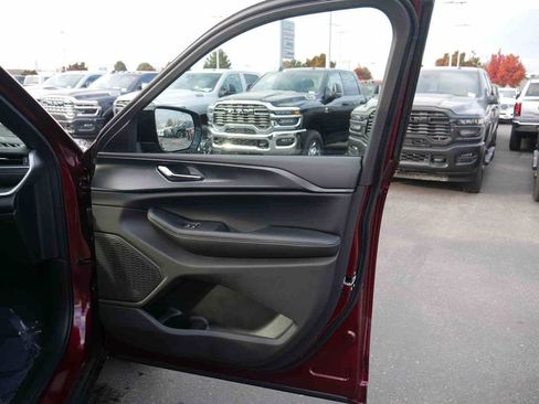 New 2025 Jeep Grand Cherokee Altitude image 22