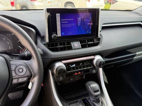 Used 2025 Toyota RAV4 LE FWD image 17