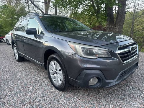 Used 2018 Subaru Outback 2.5i Premium AWD/4WD image 4