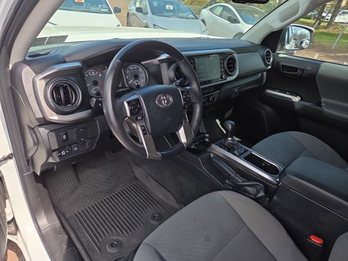 Certified 2023 Toyota Tacoma SR5 AWD/4WD image 15