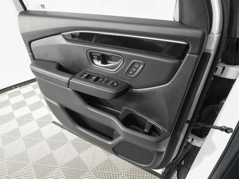 Used 2025 Honda Pilot EX-L image 12