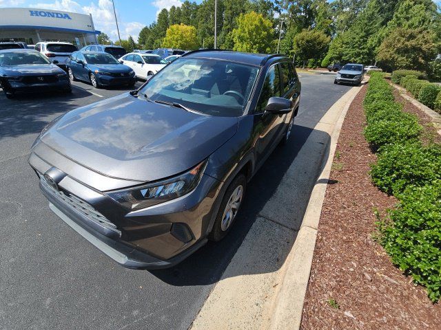 Used 2019 Toyota RAV4 LE FWD image 4