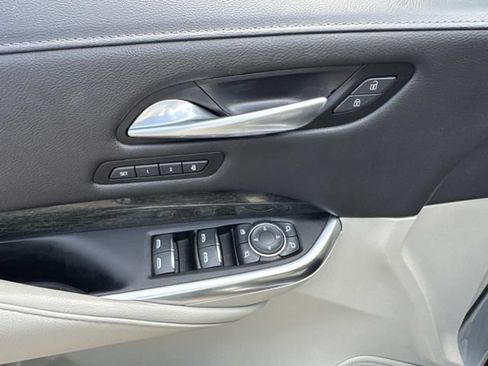 Used 2023 Cadillac XT4 Premium Luxury AWD/4WD image 17