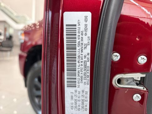 Used 2019 RAM 2500 Laramie w/ Night Edition AWD/4WD image 30